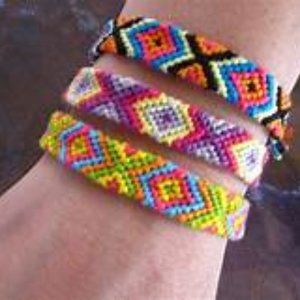 Diamond pattern friendship bracelets